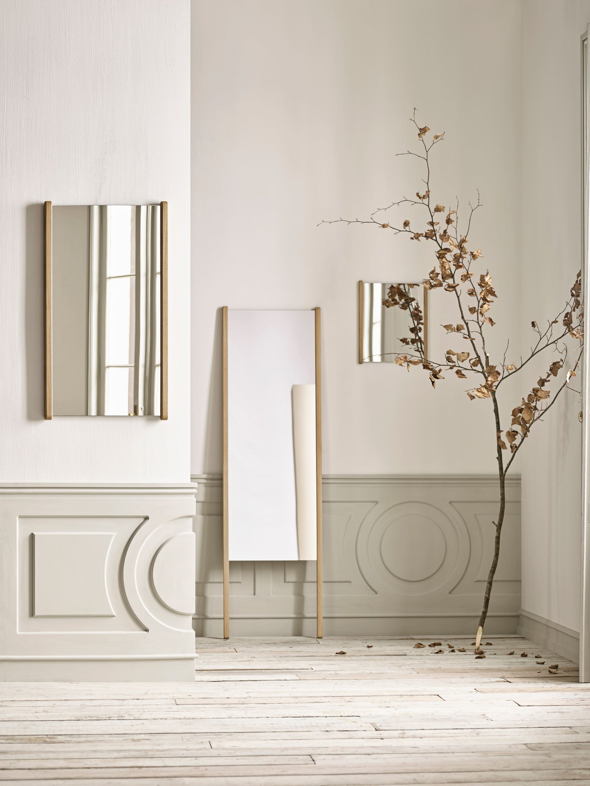 Stand-Alone Full-Length Mirror